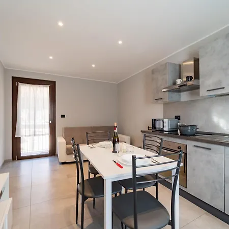 Appartement Pinas House *