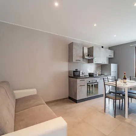 Pinas House Apartment *